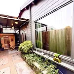 Апартаменты Jungle Style With Jacuzzi ,sauna And Garden Near Amsterdam Vijfhuizen