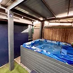 Апартаменты Jungle Style With Jacuzzi ,sauna And Garden Near Amsterdam *