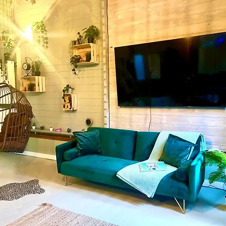 Apartment Jungle Style With Jacuzzi ,sauna And Garden Near Amsterdam