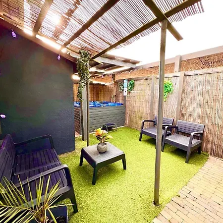 Jungle Style With Jacuzzi ,sauna And Garden Near Amsterdam Vijfhuizen