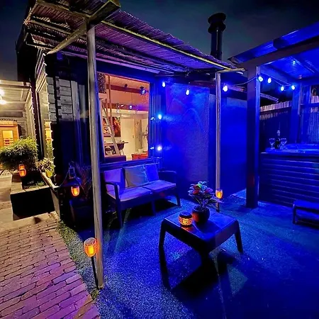 Appartement Private Wellnes With Jacuzzi ,sauna And Garden Between Amsterdam Haarlem And Schiphol Airport