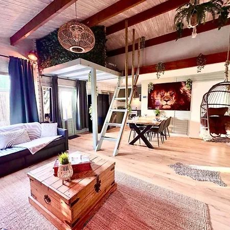 Private Wellnes With Jacuzzi ,sauna&garden Between Amsterdam Haarlem&schiphol Airport * Vijfhuizen