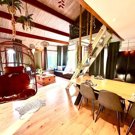 Private Wellnes With Jacuzzi ,sauna&garden Between Amsterdam Haarlem&schiphol Airport