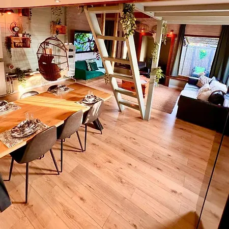 Private Wellnes With Jacuzzi ,sauna&garden Between Amsterdam Haarlem&schiphol Airport * Vijfhuizen