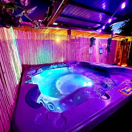 Appartement Private Wellnes With Jacuzzi ,sauna&garden Between Amsterdam Haarlem&schiphol Airport