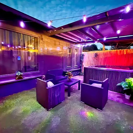 Private Wellnes With Jacuzzi ,sauna&garden Between Amsterdam Haarlem&schiphol Airport Appartement *