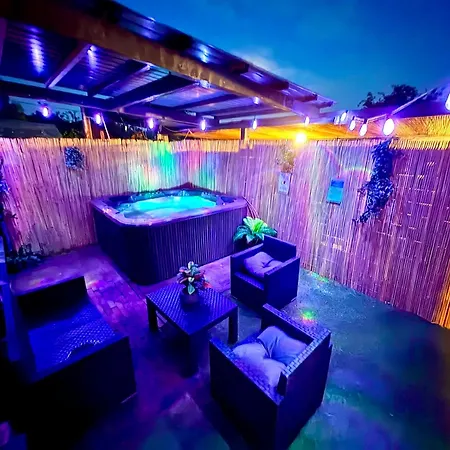 Private Wellnes With Jacuzzi ,sauna&garden Between Amsterdam Haarlem&schiphol Airport *