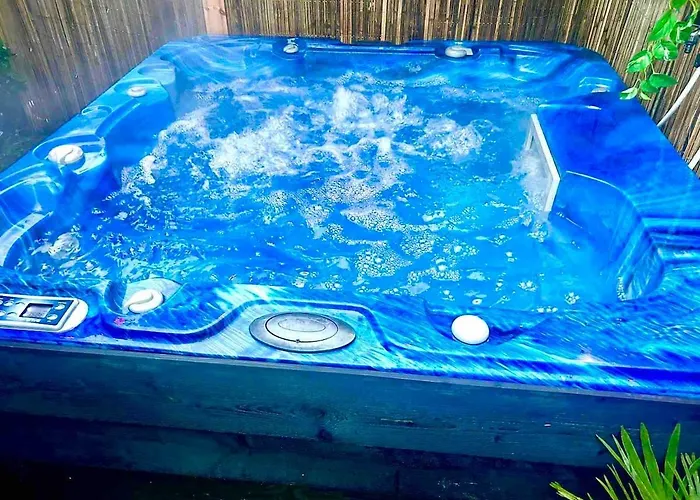 Jungle Style With Jacuzzi ,sauna And Garden Near Amsterdam * Vijfhuizen