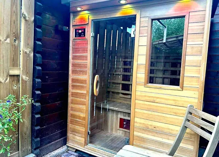 Jungle Style With Jacuzzi ,sauna And Garden Near Amsterdam Vijfhuizen