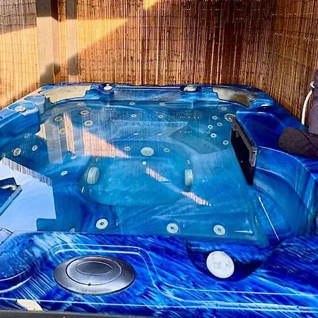 Private Wellnes With Jacuzzi ,sauna And Garden Between Amsterdam Haarlem And Schiphol Airport *