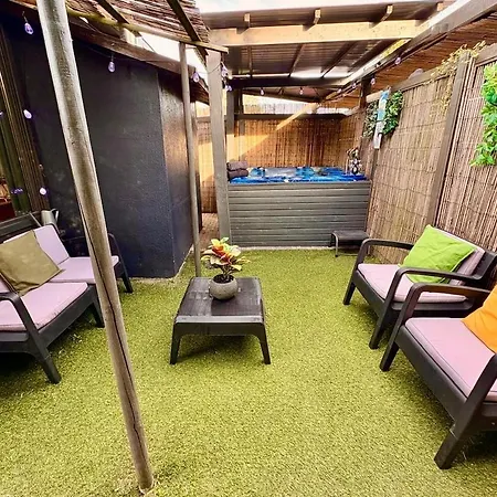 Private Wellnes With Jacuzzi ,sauna And Garden Between Amsterdam Haarlem And Schiphol Airport *
