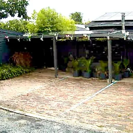 Private Wellnes With Jacuzzi ,sauna And Garden Between Amsterdam Haarlem And Schiphol Airport Apartment Vijfhuizen